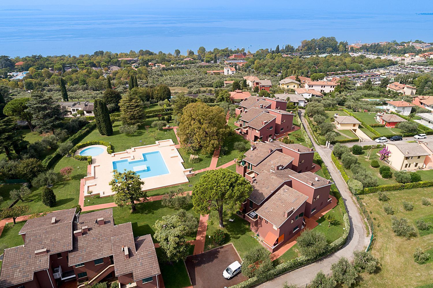 Apartments Blue View - Residence Casetto Bardolino - Regarda Travel Exteriör bild