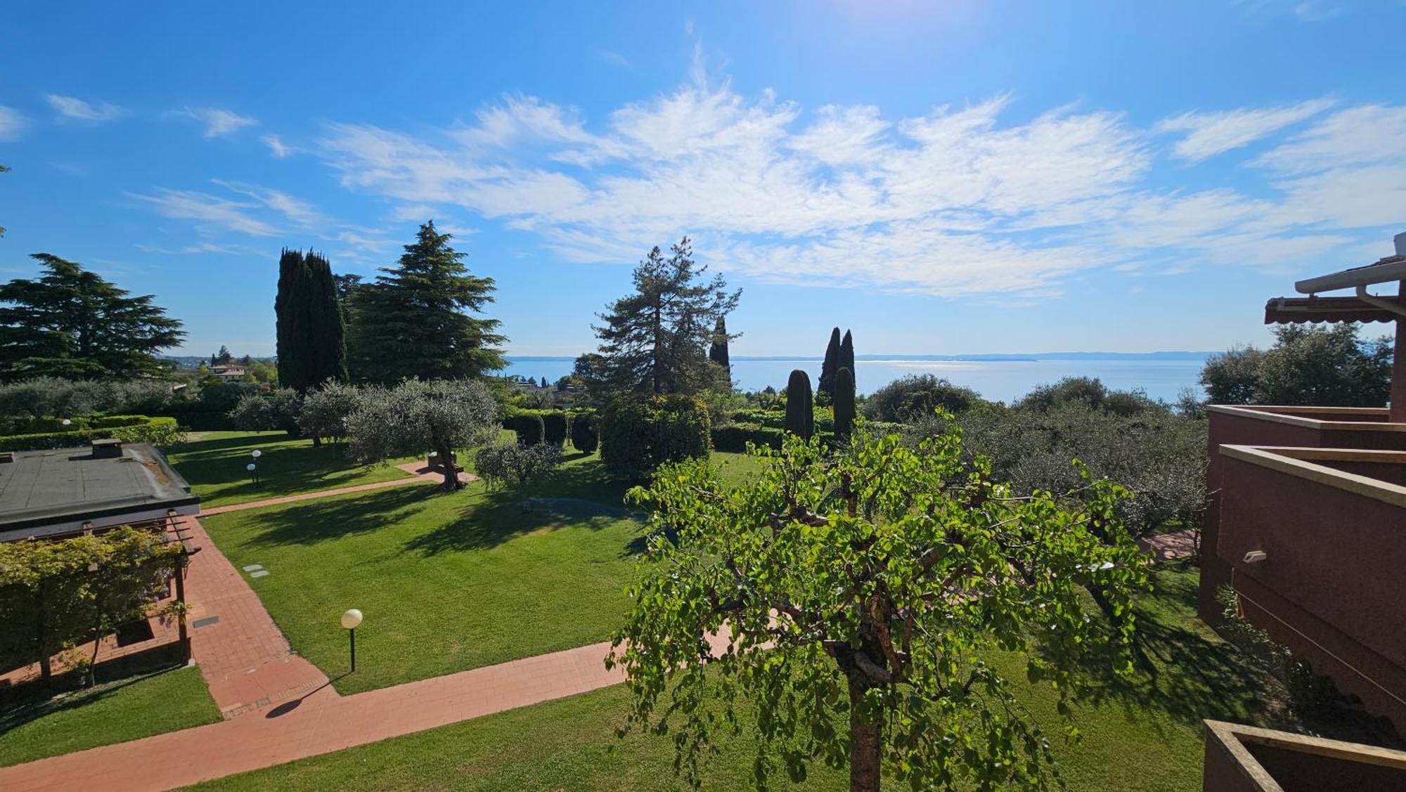 Apartments Blue View - Residence Casetto Bardolino - Regarda Travel Exteriör bild